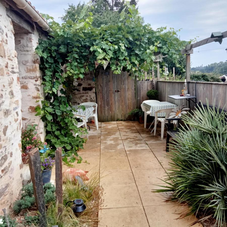 Les Cerisiere Bed and Breakfast Cheffois Exteriör bild